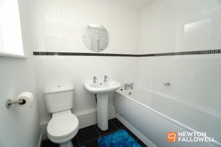 2 bedroom Semi-detached bungalow for sale in Roundhill Way, Loughborough, LE11