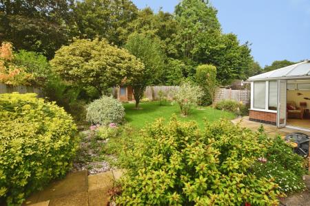 4 bedroom Detached house for sale in Cropston Avenue, Loughborough, LE11