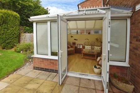 4 bedroom Detached house for sale in Cropston Avenue, Loughborough, LE11