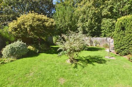 4 bedroom Detached house for sale in Cropston Avenue, Loughborough, LE11