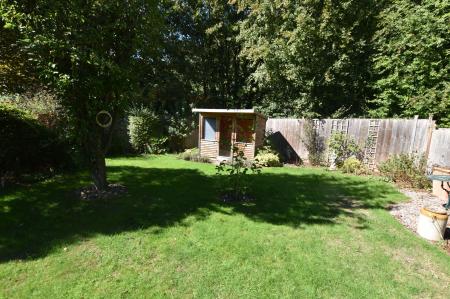 4 bedroom Detached house for sale in Cropston Avenue, Loughborough, LE11