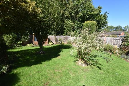 4 bedroom Detached house for sale in Cropston Avenue, Loughborough, LE11