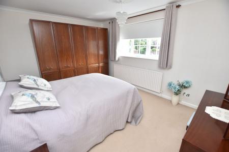 4 bedroom Detached house for sale in Cropston Avenue, Loughborough, LE11