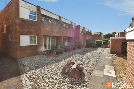 1 bedroom Maisonette for sale in Burns Road, Knightthorpe Court Burns Road, LE11