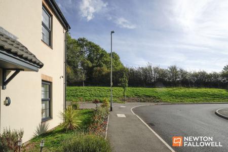 4 bedroom Detached house for sale in Charnian Way, Shepshed, LE12
