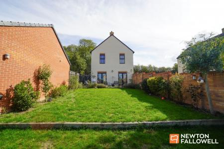 4 bedroom Detached house for sale in Charnian Way, Shepshed, LE12