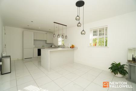 4 bedroom Detached house for sale in Charnian Way, Shepshed, LE12