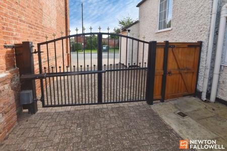 3 bedroom Link detached house for sale in Leake Road, Gotham, NG11