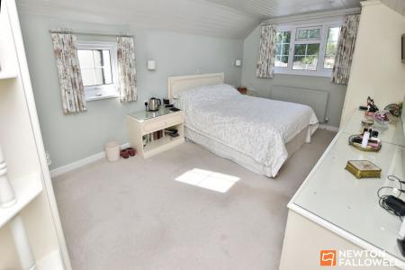 3 bedroom Link detached house for sale in Leake Road, Gotham, NG11