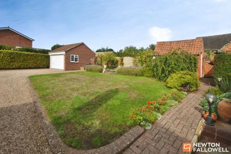 3 bedroom Link detached house for sale in Leake Road, Gotham, NG11