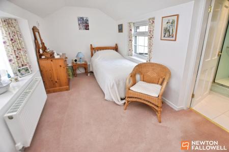 3 bedroom Link detached house for sale in Leake Road, Gotham, NG11