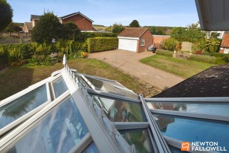 3 bedroom Link detached house for sale in Leake Road, Gotham, NG11