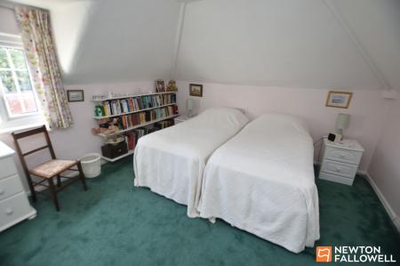 3 bedroom Link detached house for sale in Leake Road, Gotham, NG11