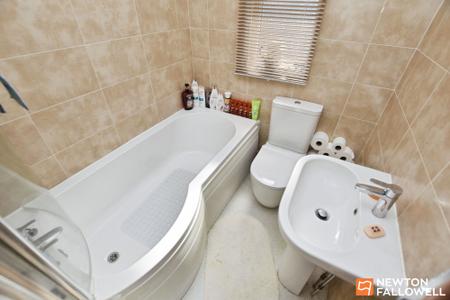 3 bedroom Semi-detached house for sale in Shelthorpe Road, Loughborough, LE11