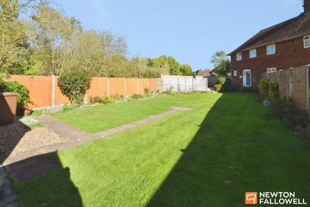 3 bedroom Semi-detached house for sale in Shelthorpe Road, Loughborough, LE11