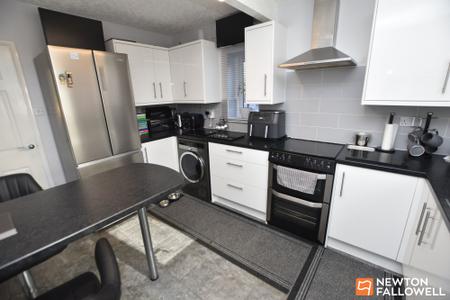3 bedroom Semi-detached house for sale in Shelthorpe Road, Loughborough, LE11