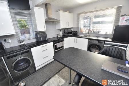 3 bedroom Semi-detached house for sale in Shelthorpe Road, Loughborough, LE11