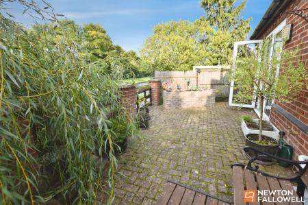 2 bedroom Semi-detached house for sale in Bridgeside Cottages, Loughborough, LE11