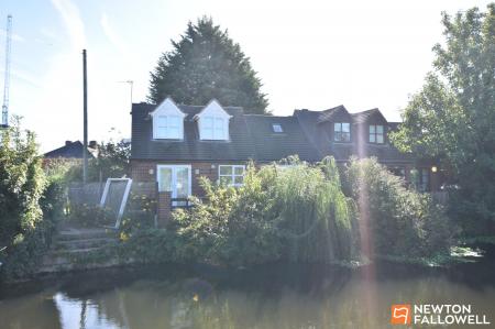 2 bedroom Semi-detached house for sale in Bridgeside Cottages, Loughborough, LE11