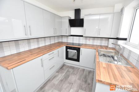 2 bedroom Semi-detached house for sale in Deanside Drive, Loughborough, LE11