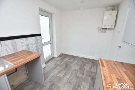 2 bedroom Semi-detached house for sale in Deanside Drive, Loughborough, LE11