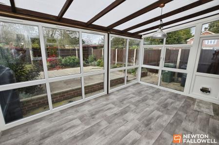 2 bedroom Semi-detached house for sale in Deanside Drive, Loughborough, LE11