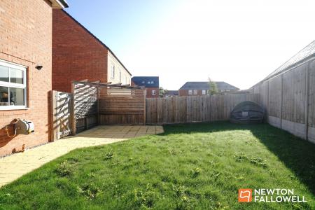 3 bedroom Semi-detached house for sale in Pankhurst Close, East Leake, LE12
