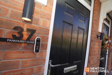 3 bedroom Semi-detached house for sale in Pankhurst Close, East Leake, LE12