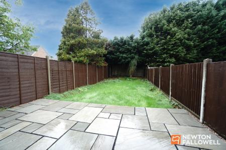 3 bedroom Terraced House for sale in Whitehouse Avenue, Loughborough, LE11