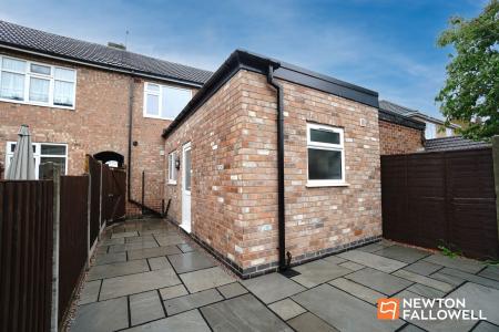 3 bedroom Terraced House for sale in Whitehouse Avenue, Loughborough, LE11