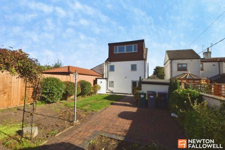 3 bedroom Semi-detached house for sale in Meadow End, Gotham, NG11