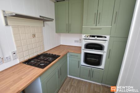 3 bedroom Semi-detached house for sale in Meadow End, Gotham, NG11