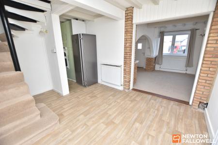 3 bedroom Semi-detached house for sale in Meadow End, Gotham, NG11