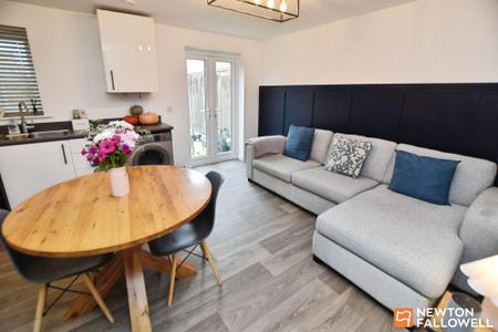 4 bedroom Semi-detached house for sale in Buzzard Way, East Leake, LE12