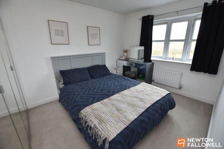 4 bedroom Semi-detached house for sale in Buzzard Way, East Leake, LE12