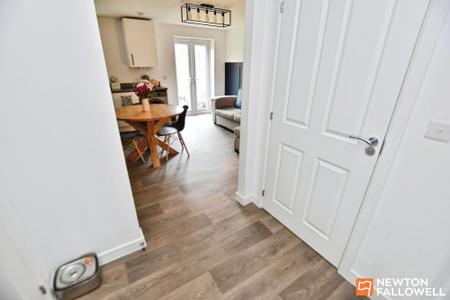 4 bedroom Semi-detached house for sale in Buzzard Way, East Leake, LE12
