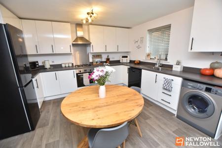 4 bedroom Semi-detached house for sale in Buzzard Way, East Leake, LE12