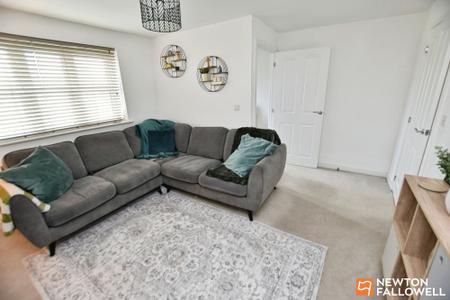 4 bedroom Semi-detached house for sale in Buzzard Way, East Leake, LE12