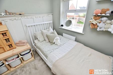 3 bedroom Terraced House for sale in Evans Road, East Leake, LE12