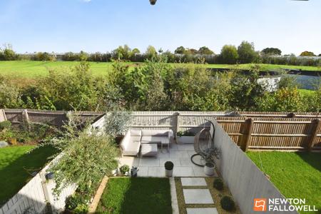 3 bedroom Terraced House for sale in Evans Road, East Leake, LE12