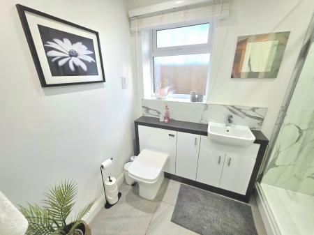 3 bedroom Detached bungalow for sale in Crown Green, Mansfield, NG19