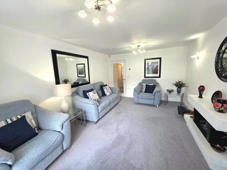3 bedroom Detached bungalow for sale in Crown Green, Mansfield, NG19