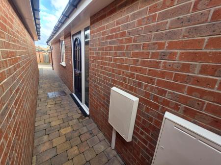 3 bedroom Detached bungalow for sale in Crown Green, Mansfield, NG19