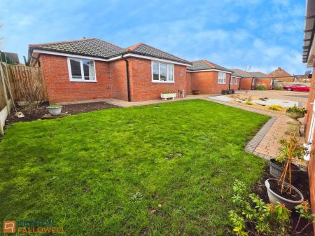 3 bedroom Detached bungalow for sale in Crown Green, Mansfield, NG19