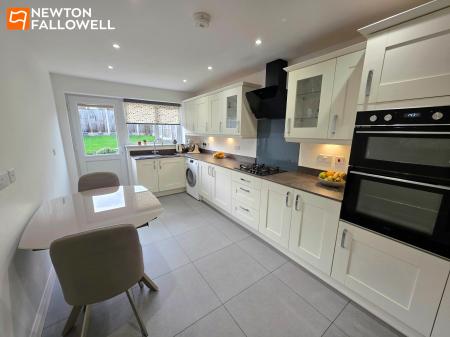 3 bedroom Detached bungalow for sale in Crown Green, Mansfield, NG19