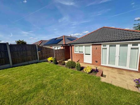 3 bedroom Detached bungalow for sale in Crown Green, Mansfield, NG19