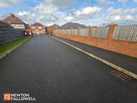 3 bedroom Detached bungalow for sale in Crown Green, Mansfield, NG19