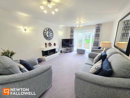 3 bedroom Detached bungalow for sale in Crown Green, Mansfield, NG19