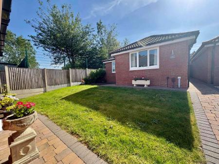 3 bedroom Detached bungalow for sale in Crown Green, Mansfield, NG19