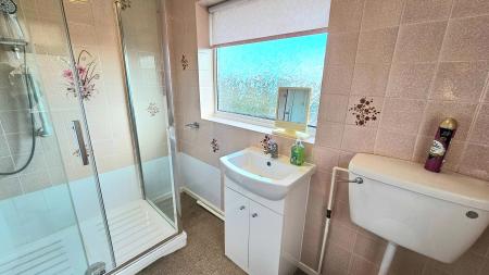 3 bedroom Detached house for sale in Hardwick Drive, Ollerton, NG22